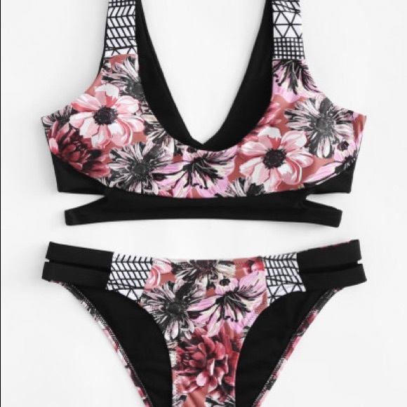 Bikini Side Cut Out Black & Pink Floral Size M NWT - Picture 2 of 5